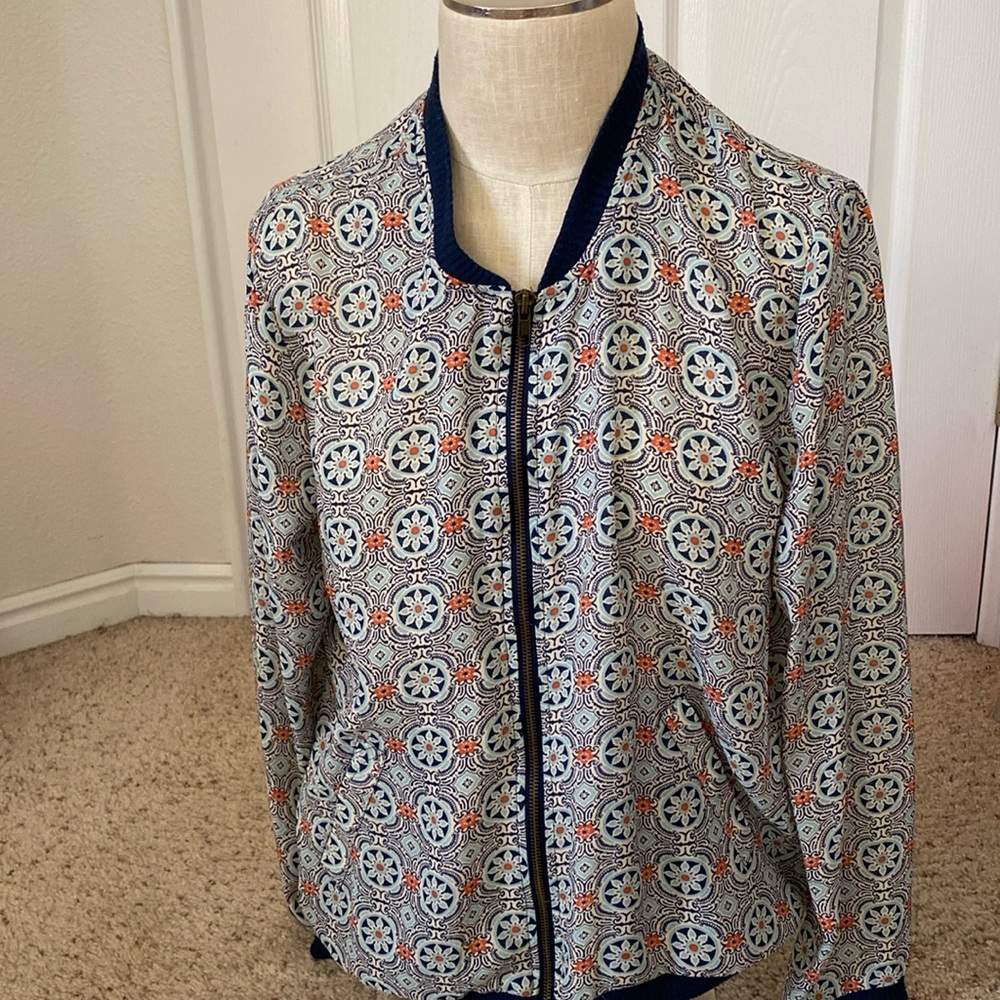 Woman’s light weight jacket/cover-up